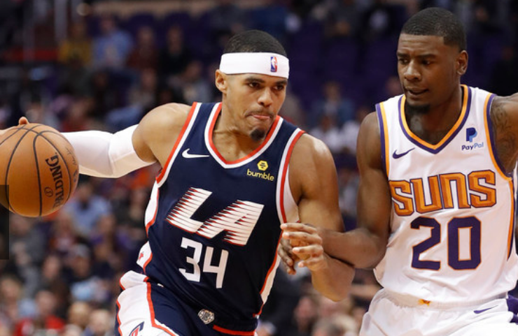  福克斯关键抢断国王加时险胜灰熊止连败