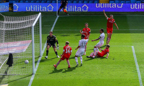  莱切青年近卫军，小辣椒青春风暴席卷亚平宁  